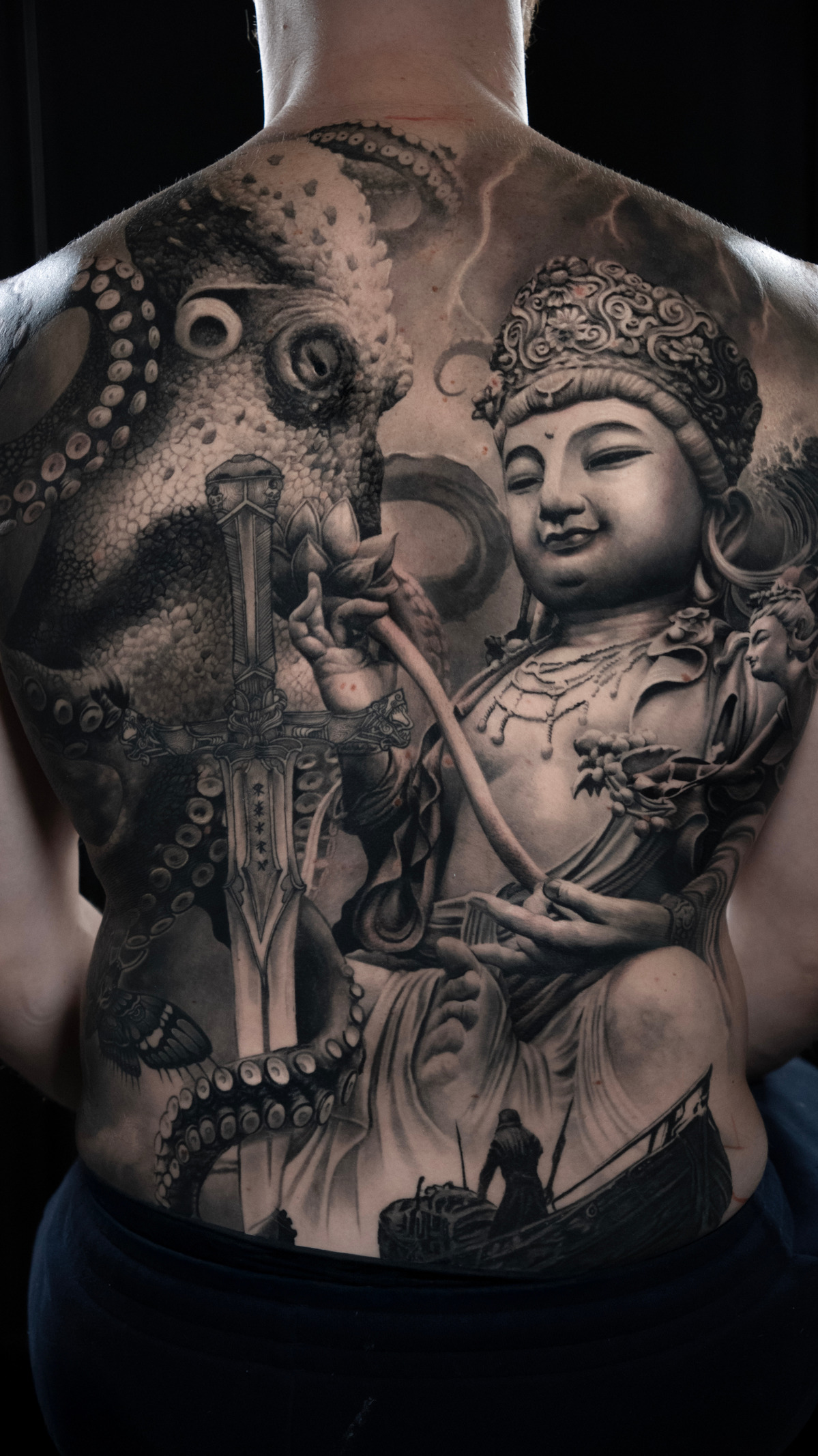 Tattoo, piercing and studio work at Lola Tattoo Marbella - home-02