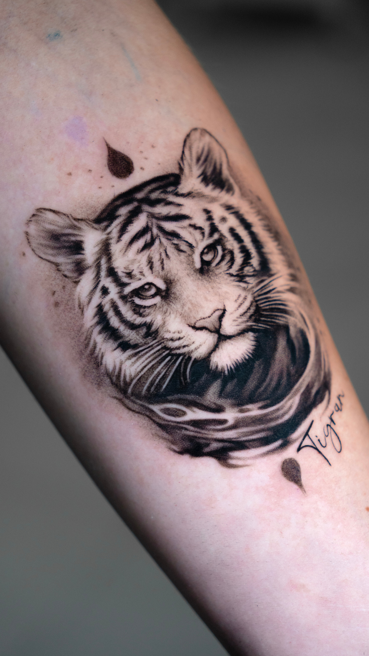 Tattoo, piercing and studio work at Lola Tattoo Marbella - home-04